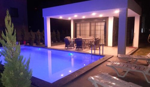 Villa - Beach Front