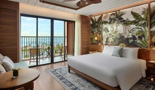 Superior King Room with Balcony and Sea View