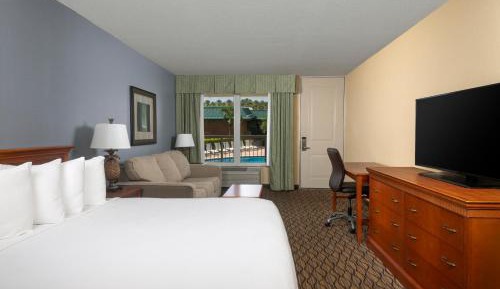 King Room with Pool View