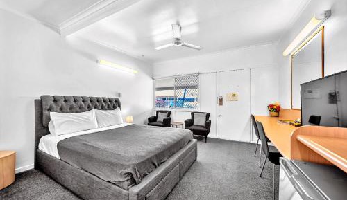 Deluxe Queen Room
