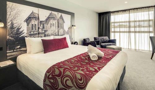 Superior Room with King Bed