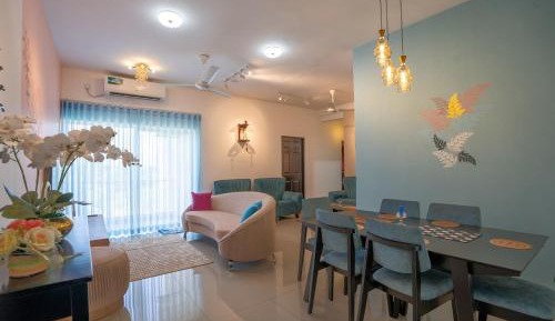 Three-Bedroom Apartment with Balcony