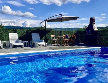 Villa with Swimming Pool