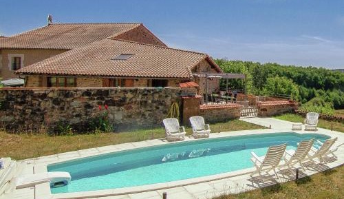 Three-Bedroom Holiday Home 