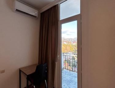 Studio with Mountain View
