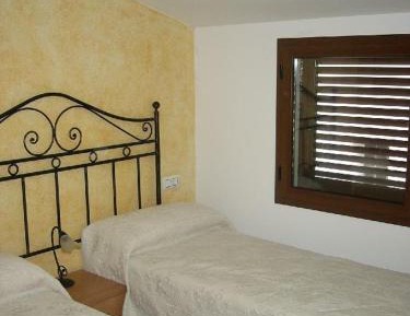 One-Bedroom Apartment (2 - 3 Adults)