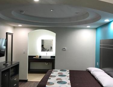 King Room - Non-Smoking