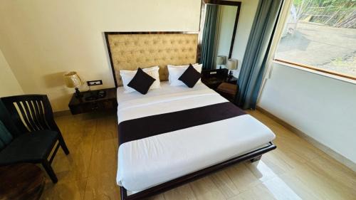 King Room with Lake View