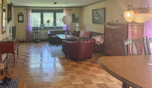 Three-Bedroom Holiday Home 