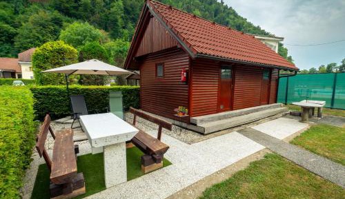 One-Bedroom Bungalow with Patio