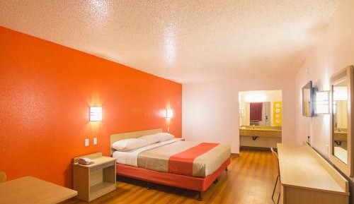 King Room - Non-Smoking