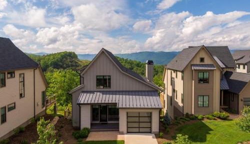 Three-Bedroom Holiday Home 