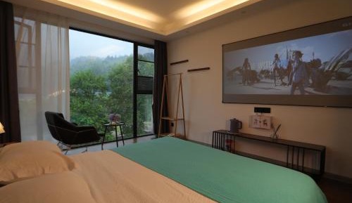 King Room with Mountain View