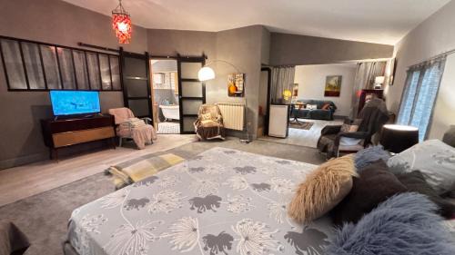 Deluxe Double Room with Bath