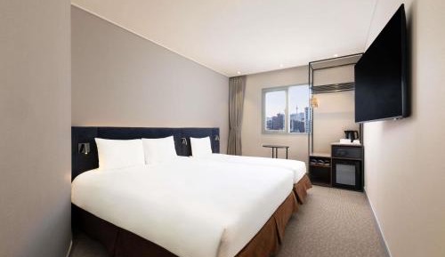 Premium Room, Ideal for Family & Friends, Recently Renovated - 1 Double Bed & 1 Single Bed