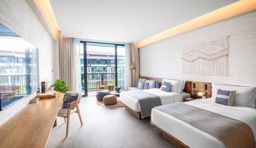 Twin Room with View