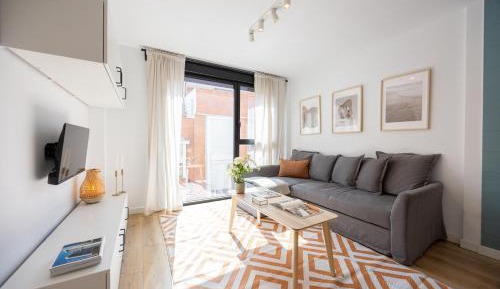 One-Bedroom Deluxe Apartment
