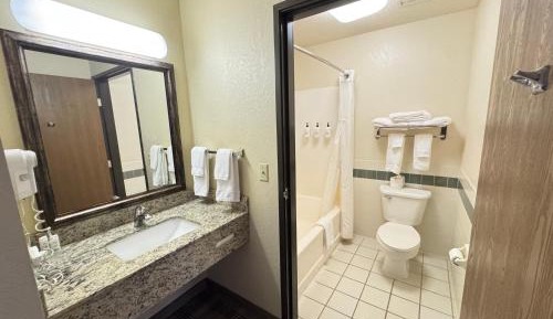Queen Room with Two Queen Beds - Non-Smoking