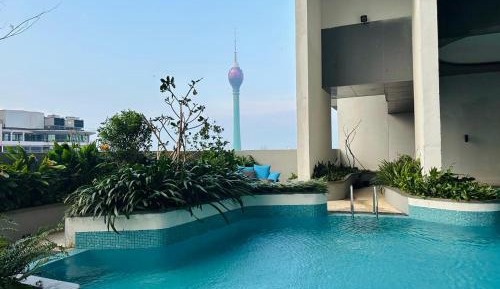 Two-Bedroom Deluxe Apartment with Balcony