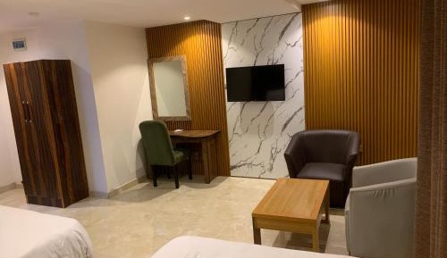 Large Twin Room