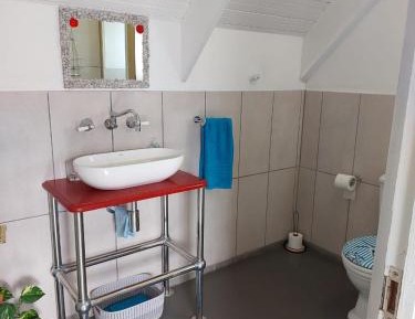 Deluxe Double Room (2 Adults + 1 Child)