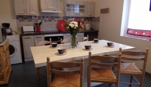 Holiday Home (7 Adults)