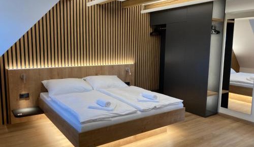 Deluxe Double Room with Shower