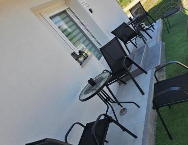 One-Bedroom Deluxe Apartment