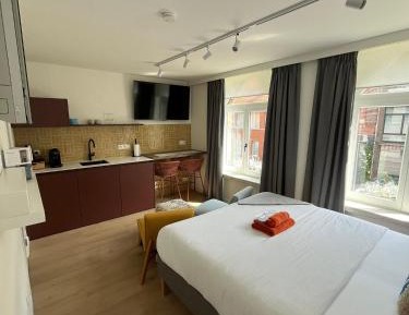 Studio Apartment
