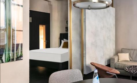 Large Studio with Kitchen and Sofa Bed