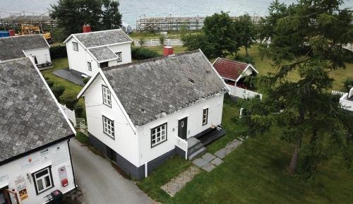 Three-Bedroom Holiday Home 
