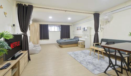 Deluxe Queen Suite