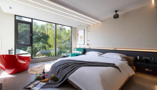 Deluxe Double Room with Bath