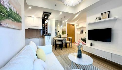 Two-Bedroom Deluxe Apartment with Balcony