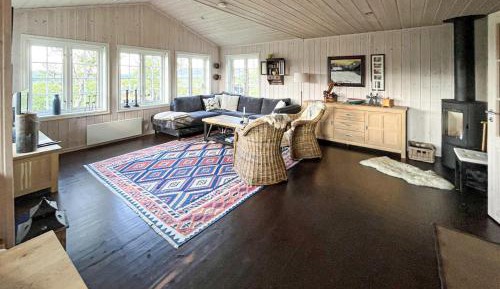 Four-Bedroom Holiday Home