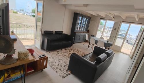 Three-Bedroom Apartment with Ocean View
