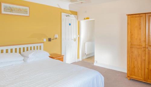 Double or Twin Room with Private Bathroom