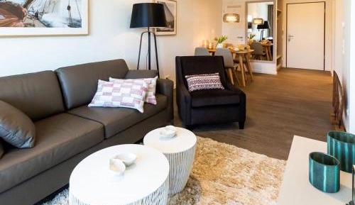 One-Bedroom Apartment with Balcony