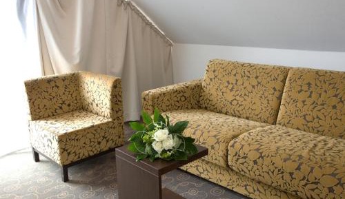 Suite (2-4 Adults)