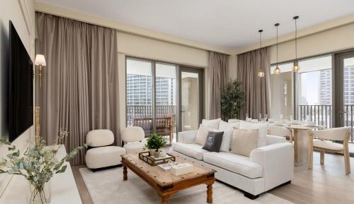 Three-Bedroom Apartment with Balcony