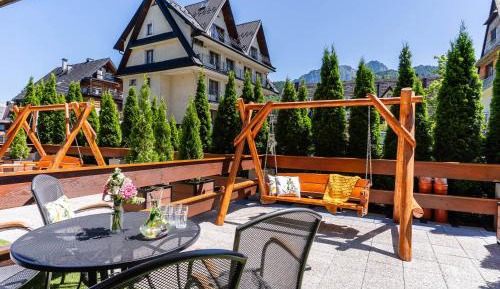 One-Bedroom Apartment with Patio