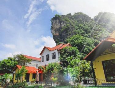 Quadruple Room with Mountain View
