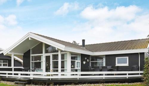 Four-Bedroom Holiday Home
