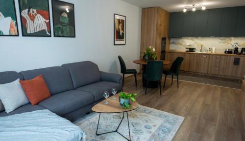 Two-Bedroom Deluxe Apartment with Balcony