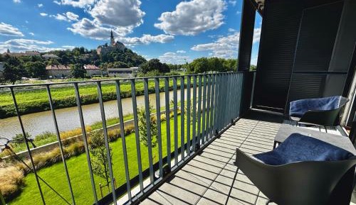 One-Bedroom Apartment with Balcony