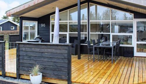 Three-Bedroom Holiday Home 