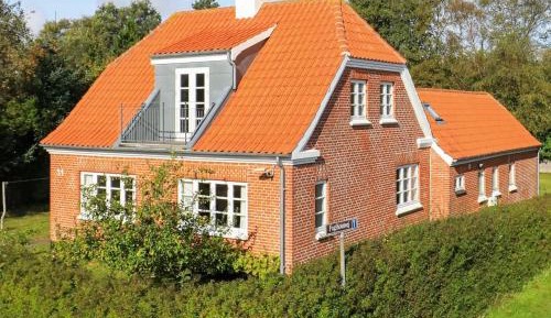 Three-Bedroom Holiday Home 