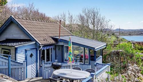 One-Bedroom Holiday Home