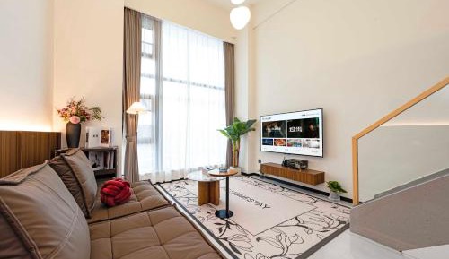 One-Bedroom Apartment with Balcony