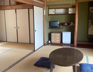Twin Room with Shared Bathroom